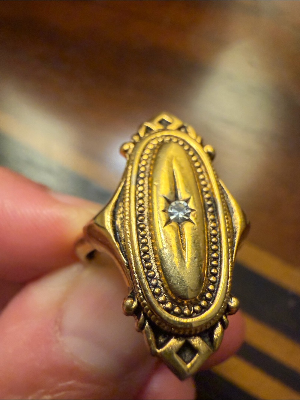 Avon Kensington Oval Ring with Rhinestone
